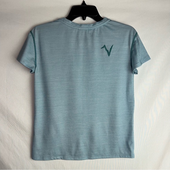 voormi women’s short sleeve tech tee in tourmaline - Picture 5 of 5